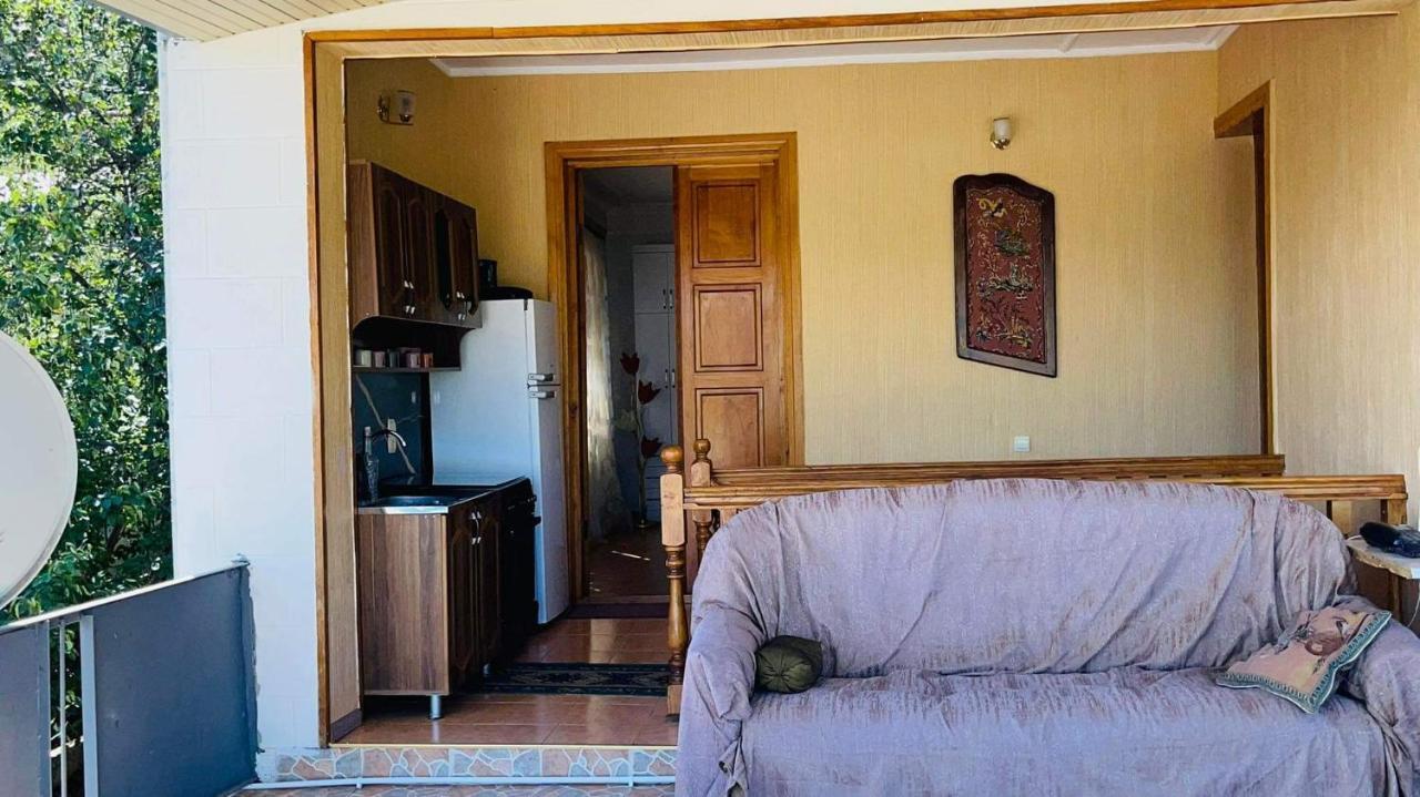 Belas House With Terrace クタイシ 部屋 写真