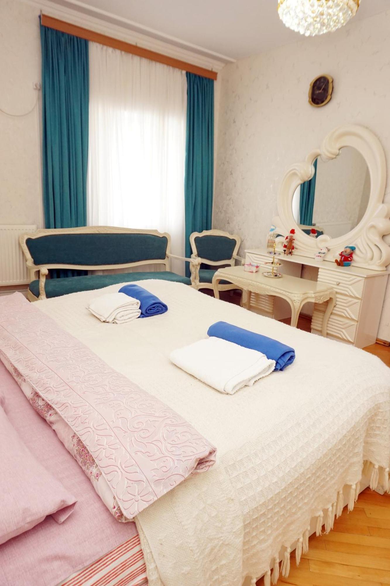 Belas House With Terrace クタイシ エクステリア 写真